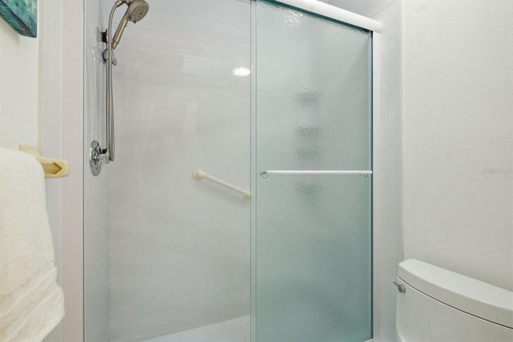Activo con contrato: $185,000 (2 camas, 2 baños, 1021 Pies cuadrados)