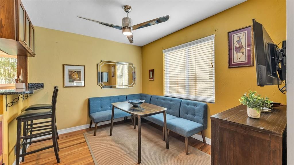 Activo con contrato: $350,000 (2 camas, 1 baños, 1155 Pies cuadrados)
