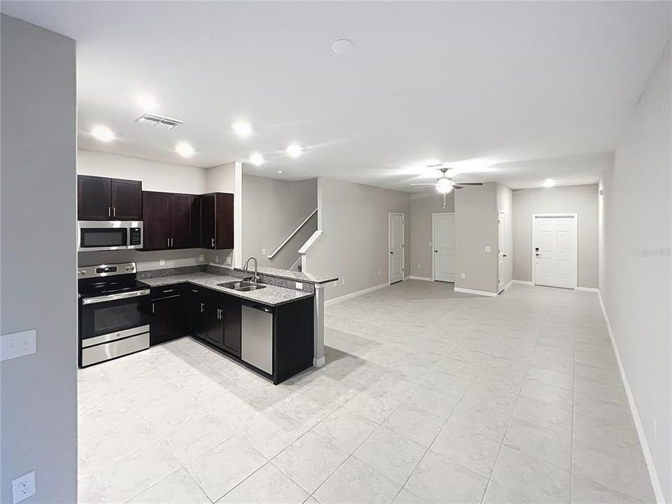 For Sale: $249,900 (3 beds, 2 baths, 1701 Square Feet)