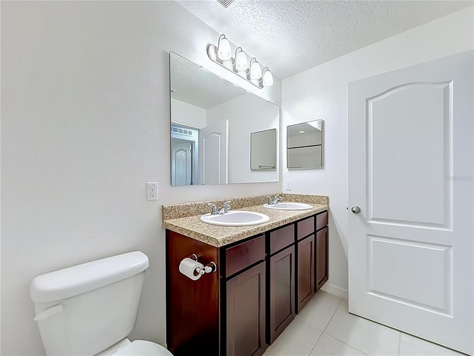 For Sale: $559,990 (5 beds, 3 baths, 2990 Square Feet)
