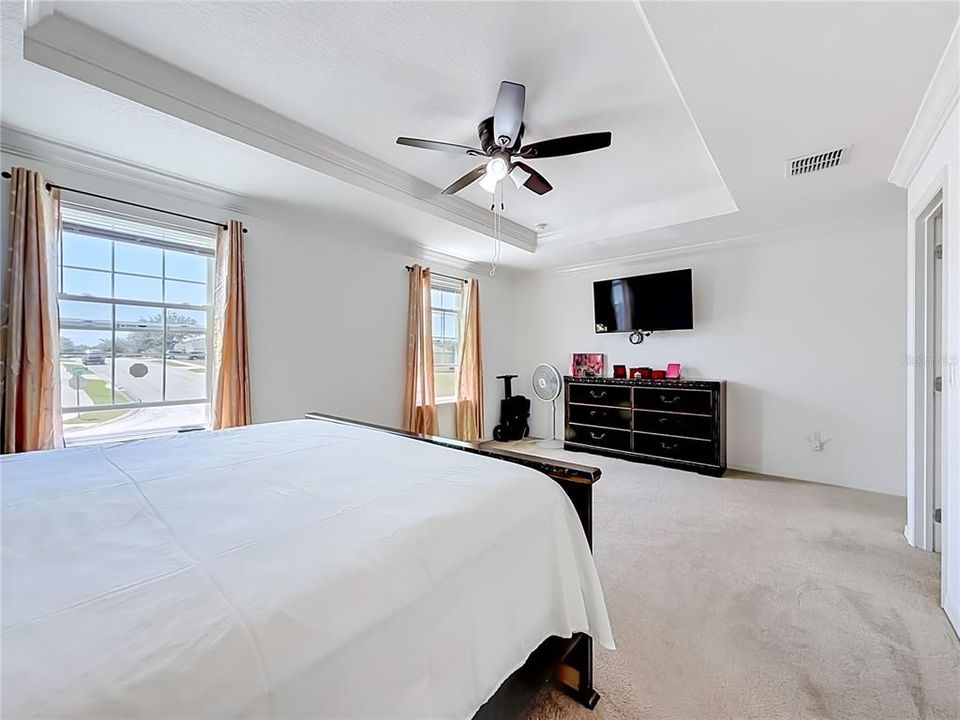 For Sale: $559,990 (5 beds, 3 baths, 2990 Square Feet)