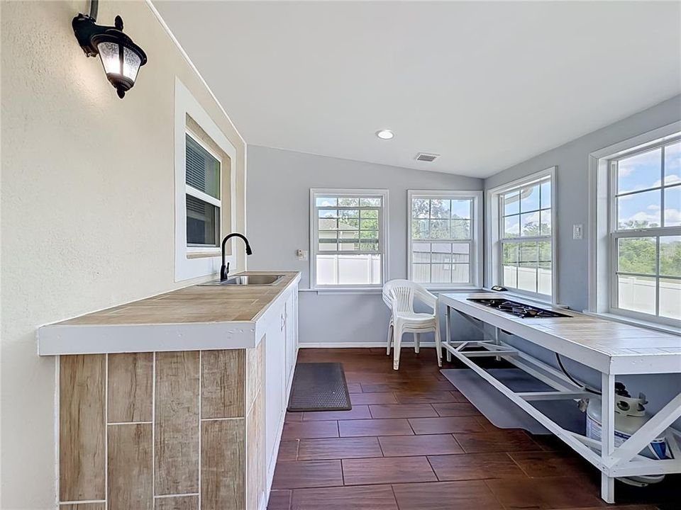 For Sale: $559,990 (5 beds, 3 baths, 2990 Square Feet)