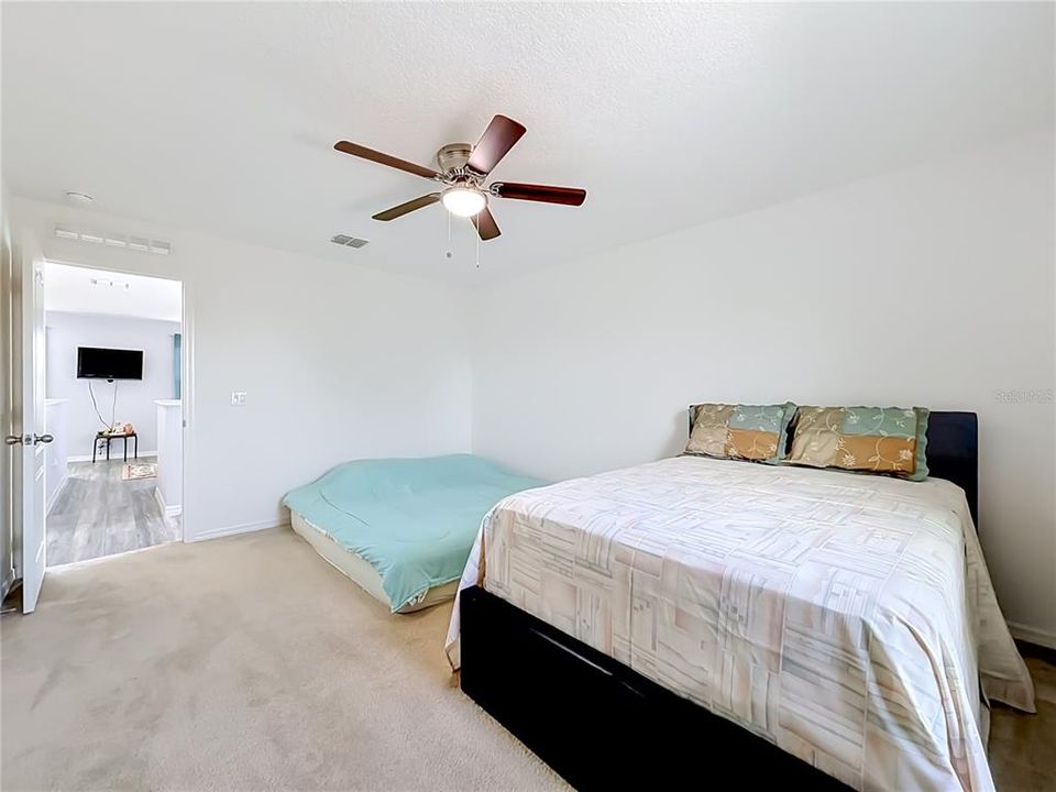 For Sale: $559,990 (5 beds, 3 baths, 2990 Square Feet)