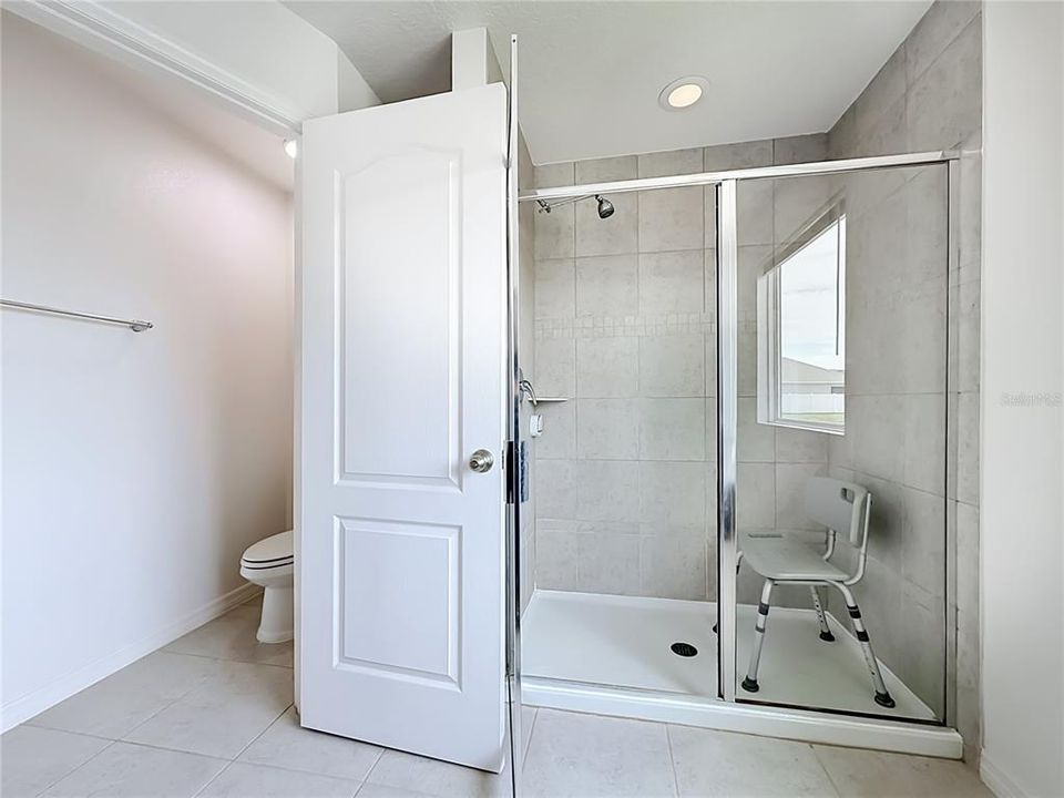 For Sale: $559,990 (5 beds, 3 baths, 2990 Square Feet)