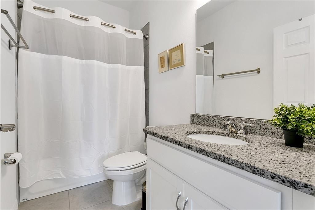 En Venta: $390,000 (4 camas, 3 baños, 2209 Pies cuadrados)