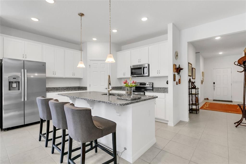 En Venta: $390,000 (4 camas, 3 baños, 2209 Pies cuadrados)