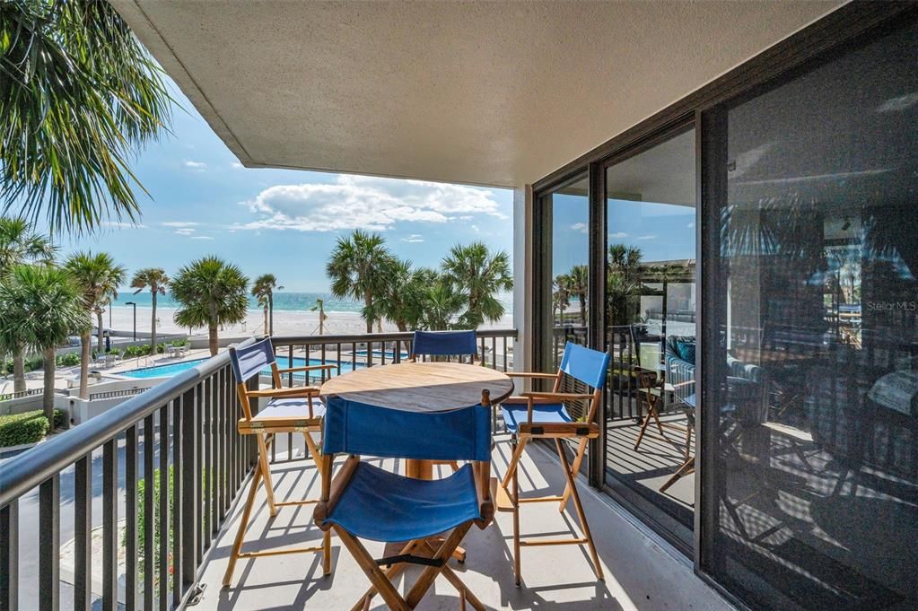 For Sale: $995,000 (2 beds, 2 baths, 1670 Square Feet)