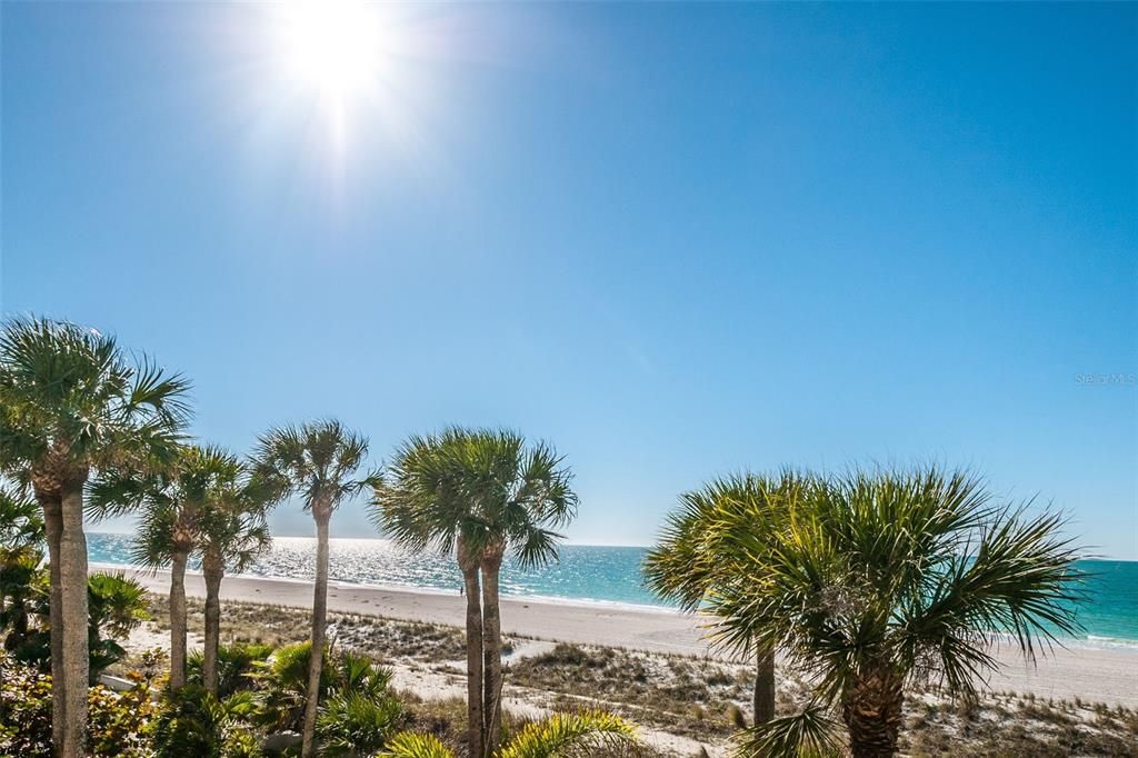 For Sale: $995,000 (2 beds, 2 baths, 1670 Square Feet)