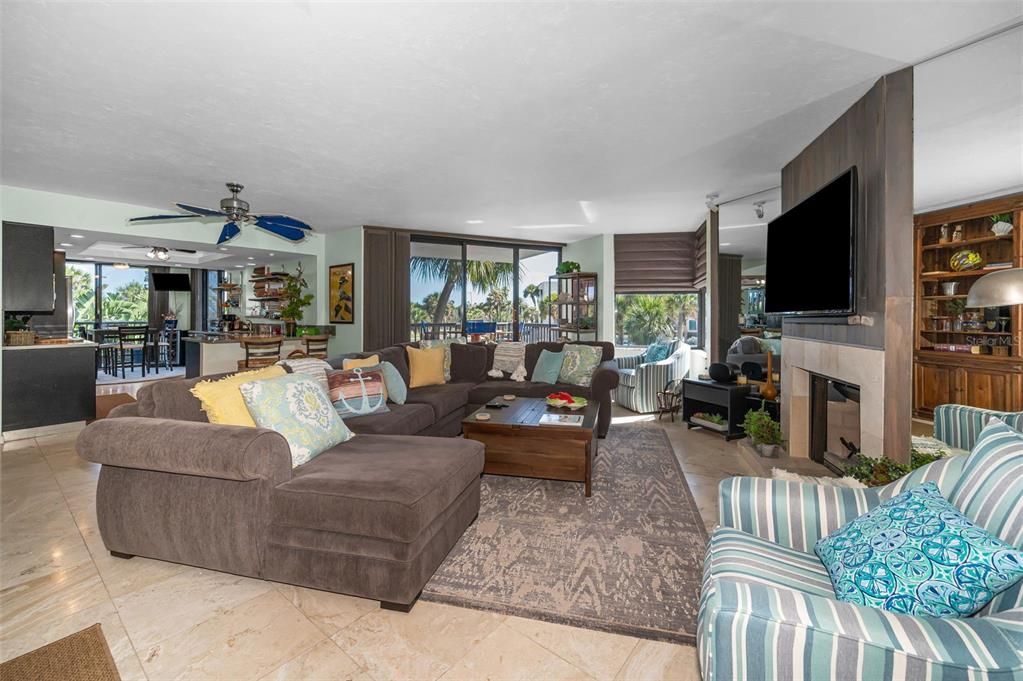 For Sale: $995,000 (2 beds, 2 baths, 1670 Square Feet)