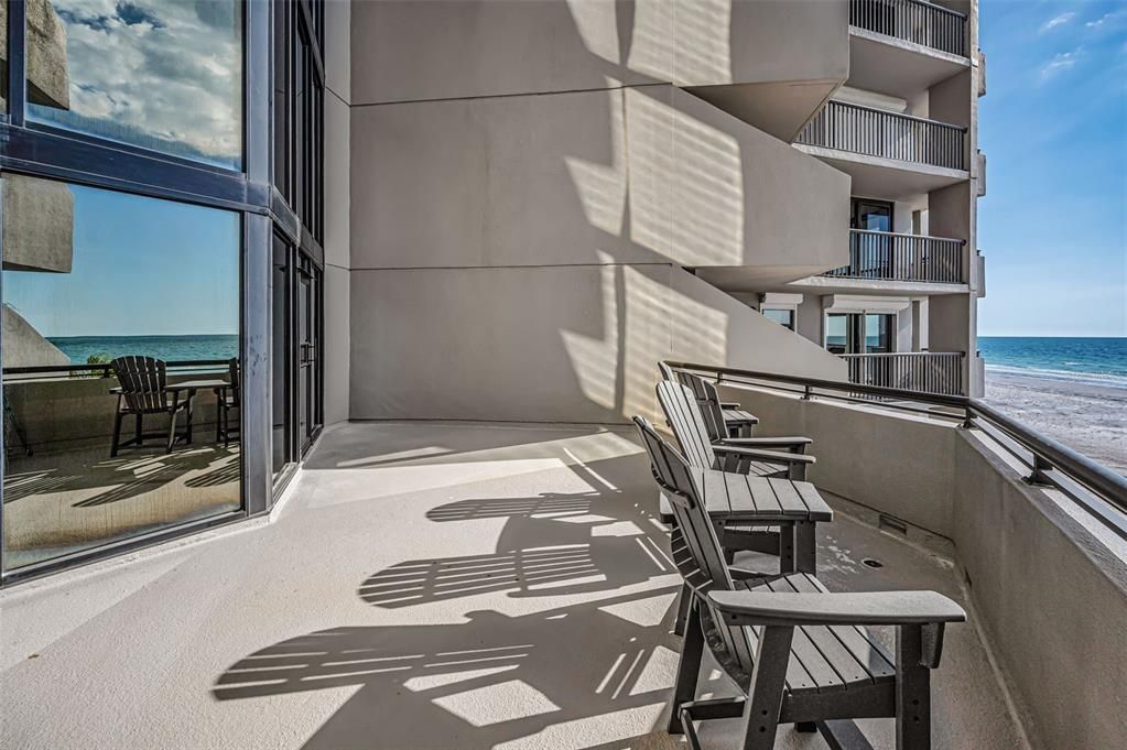 For Sale: $995,000 (2 beds, 2 baths, 1670 Square Feet)