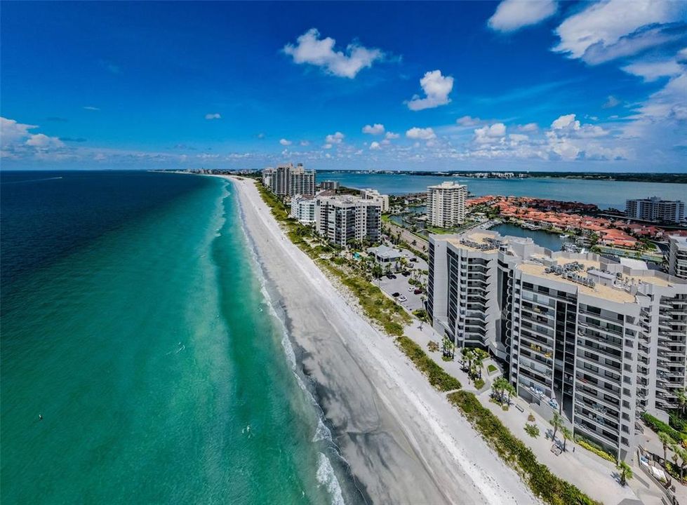 For Sale: $995,000 (2 beds, 2 baths, 1670 Square Feet)