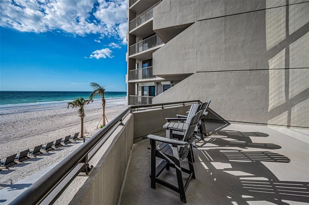 For Sale: $995,000 (2 beds, 2 baths, 1670 Square Feet)