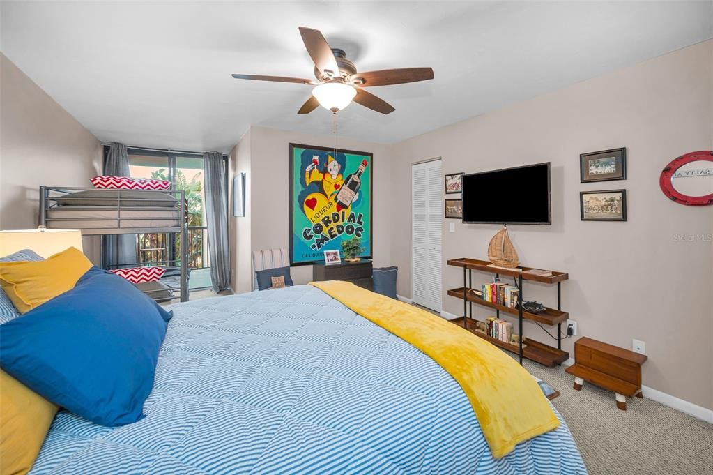 For Sale: $995,000 (2 beds, 2 baths, 1670 Square Feet)
