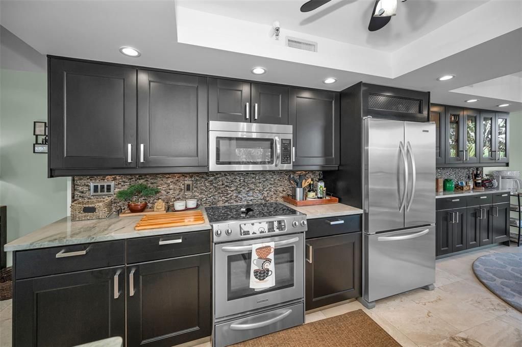 For Sale: $995,000 (2 beds, 2 baths, 1670 Square Feet)