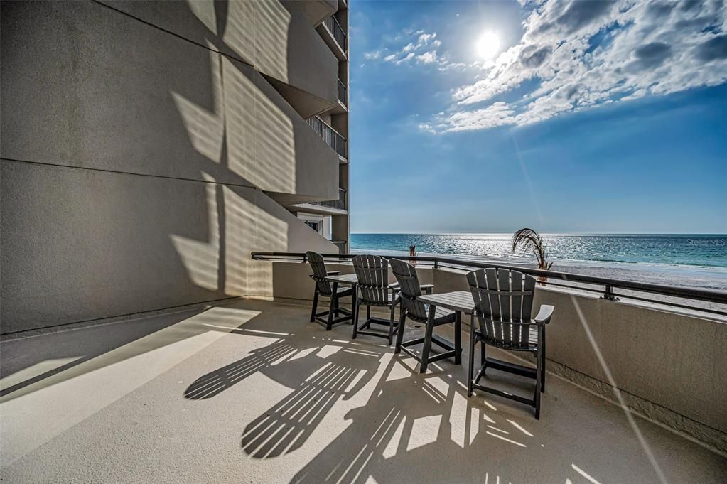 For Sale: $995,000 (2 beds, 2 baths, 1670 Square Feet)