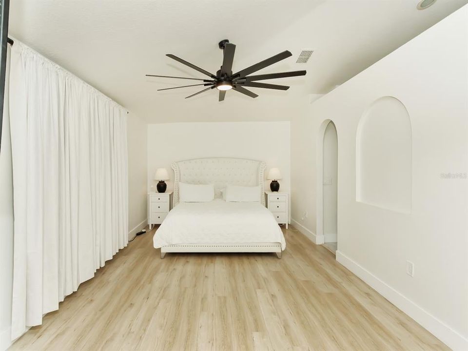 For Sale: $649,900 (5 beds, 2 baths, 2675 Square Feet)