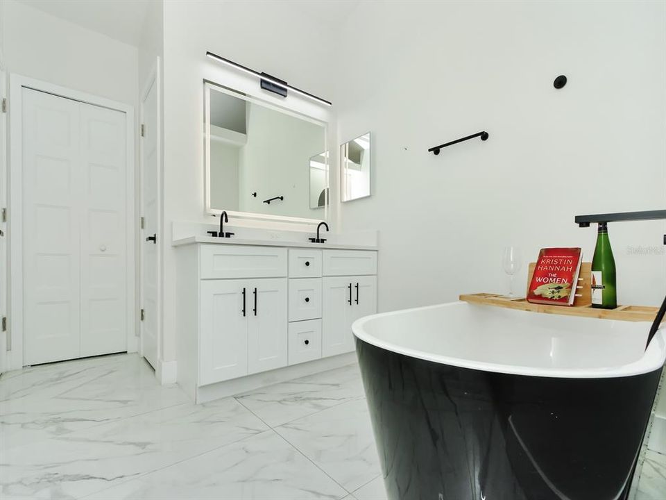 For Sale: $649,900 (5 beds, 2 baths, 2675 Square Feet)