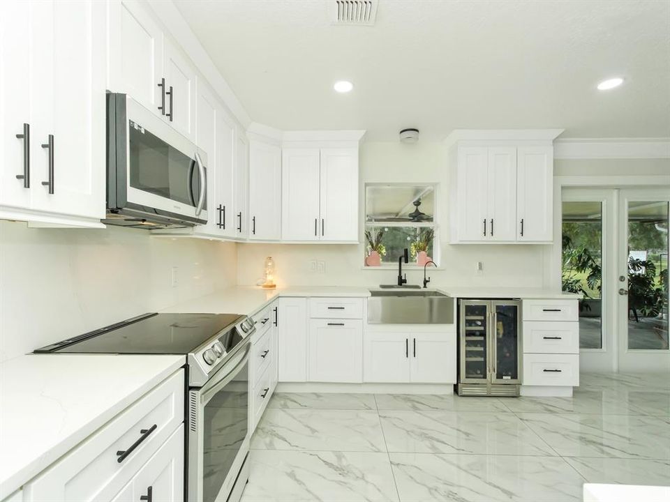For Sale: $649,900 (5 beds, 2 baths, 2675 Square Feet)