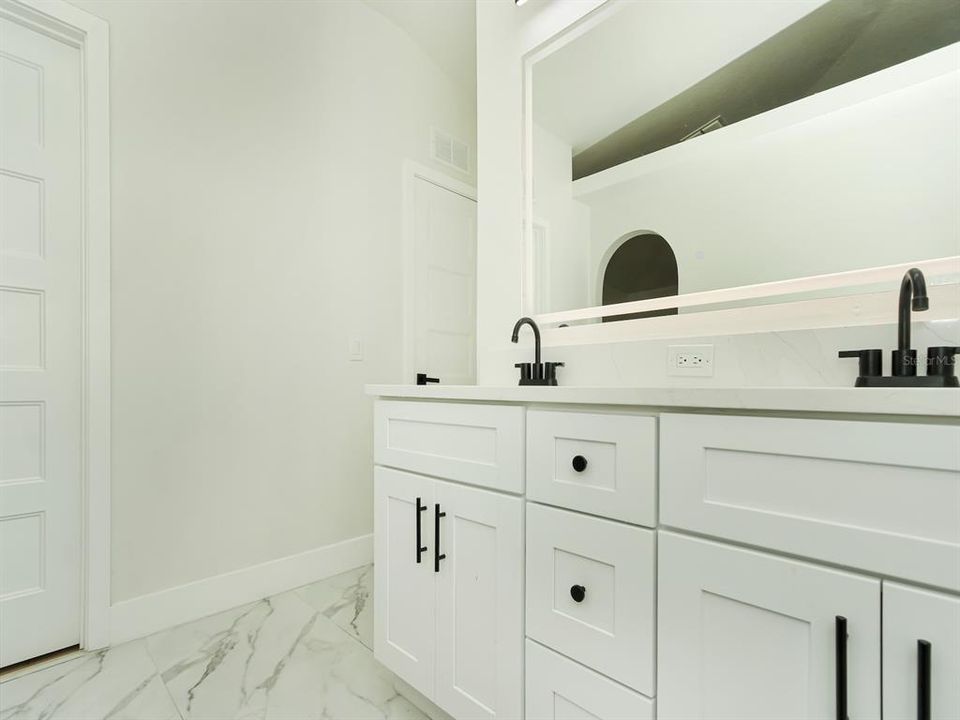 For Sale: $649,900 (5 beds, 2 baths, 2675 Square Feet)