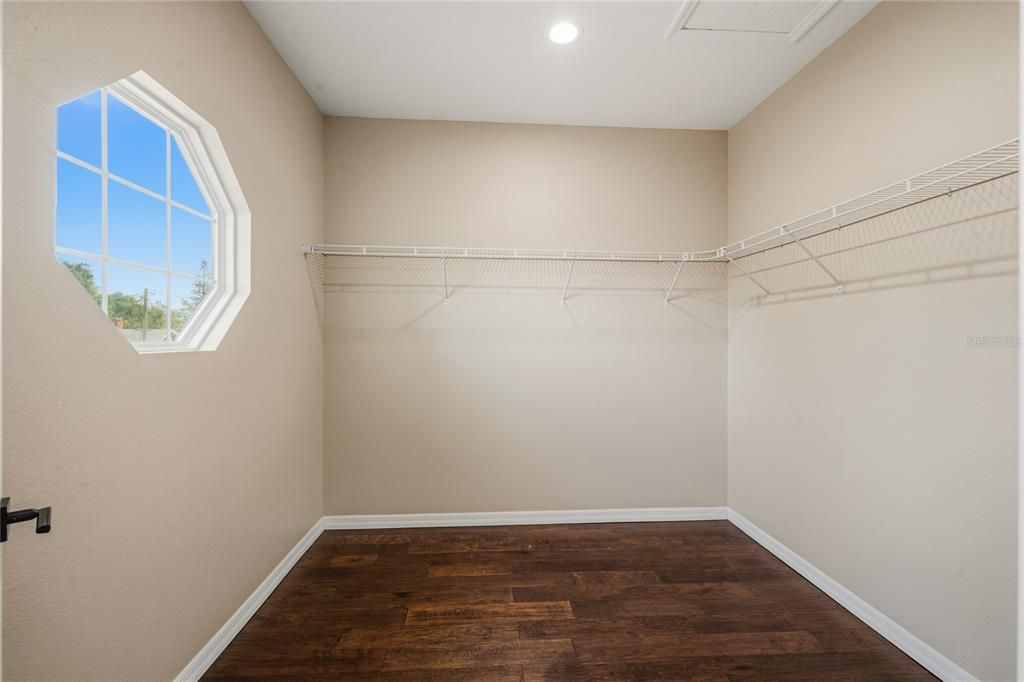 For Sale: $419,000 (3 beds, 2 baths, 1814 Square Feet)