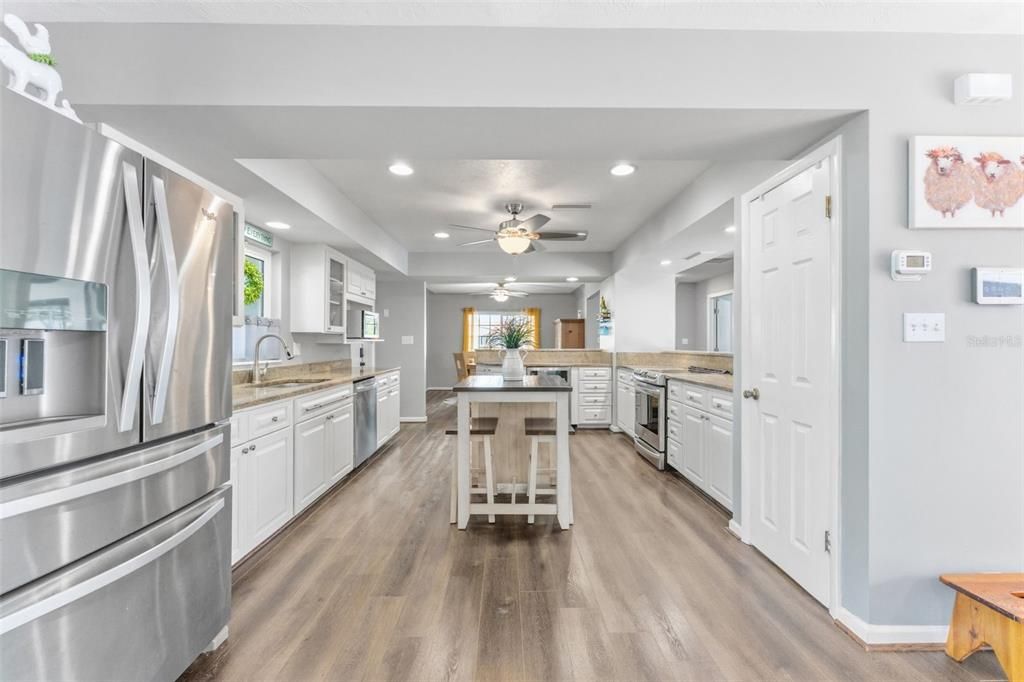 Active With Contract: $850,000 (4 beds, 3 baths, 2772 Square Feet)