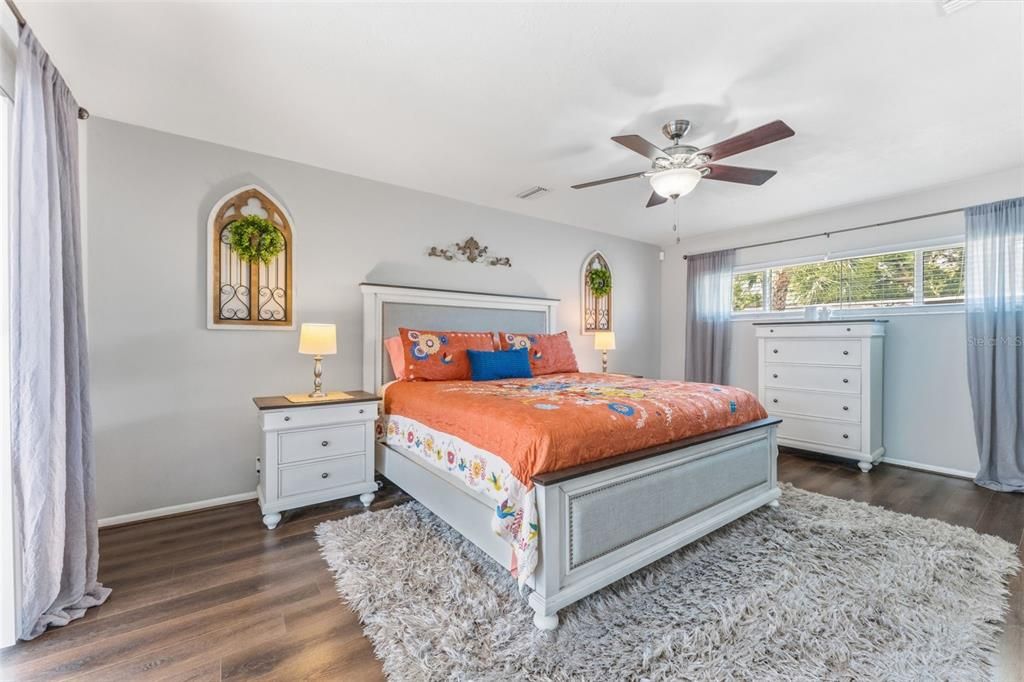 Active With Contract: $850,000 (4 beds, 3 baths, 2772 Square Feet)