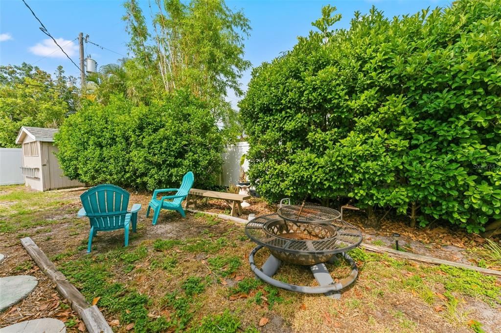 Active With Contract: $850,000 (4 beds, 3 baths, 2772 Square Feet)