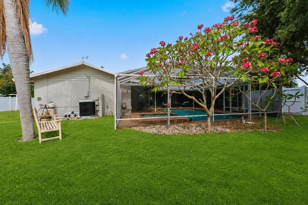 Active With Contract: $850,000 (4 beds, 3 baths, 2772 Square Feet)