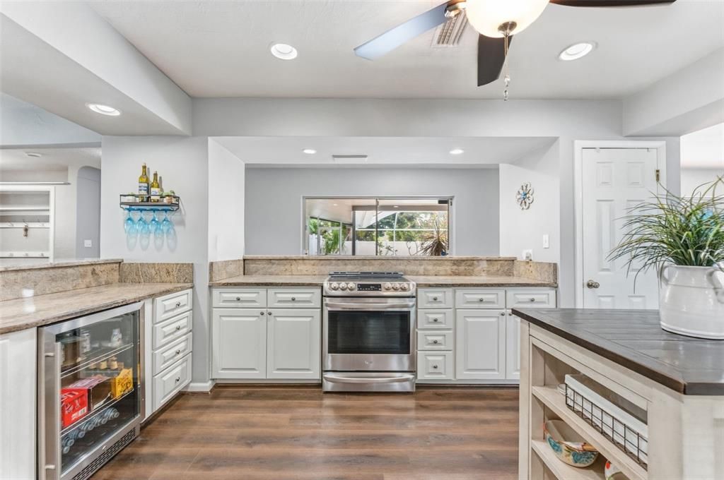 Active With Contract: $850,000 (4 beds, 3 baths, 2772 Square Feet)
