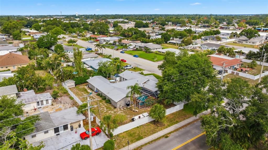 Active With Contract: $850,000 (4 beds, 3 baths, 2772 Square Feet)