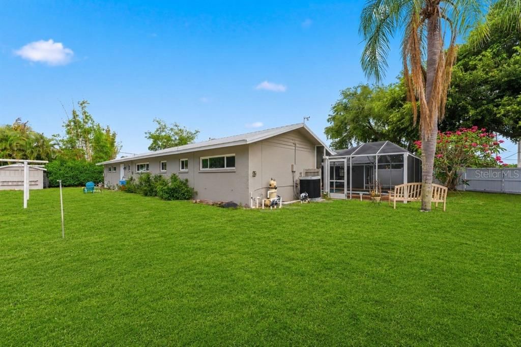 Active With Contract: $850,000 (4 beds, 3 baths, 2772 Square Feet)