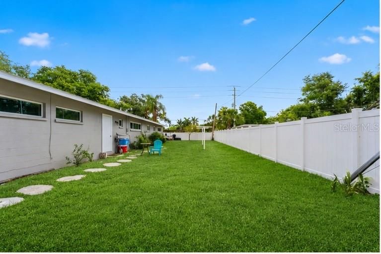 Active With Contract: $850,000 (4 beds, 3 baths, 2772 Square Feet)