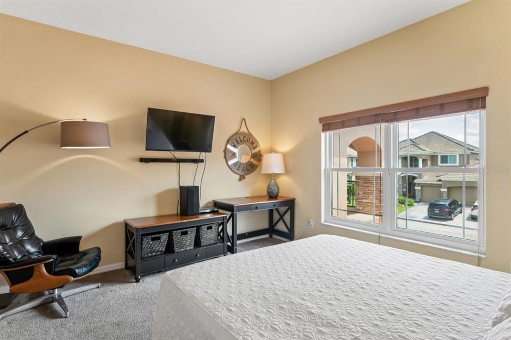 For Sale: $789,000 (4 beds, 3 baths, 3656 Square Feet)