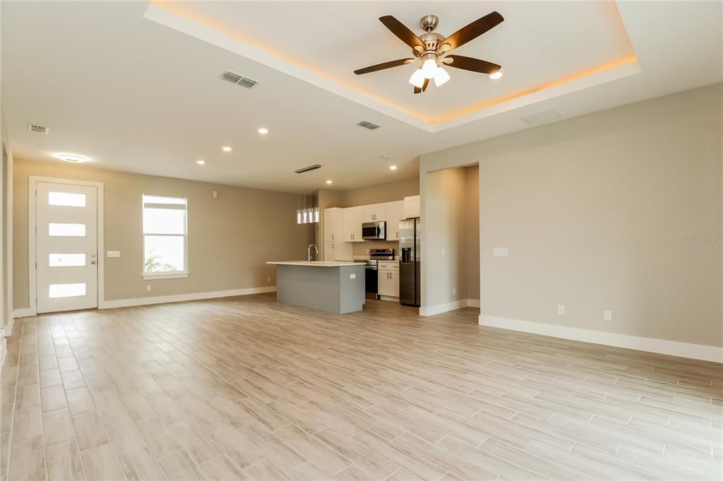 For Rent: $2,085 (4 beds, 2 baths, 1670 Square Feet)