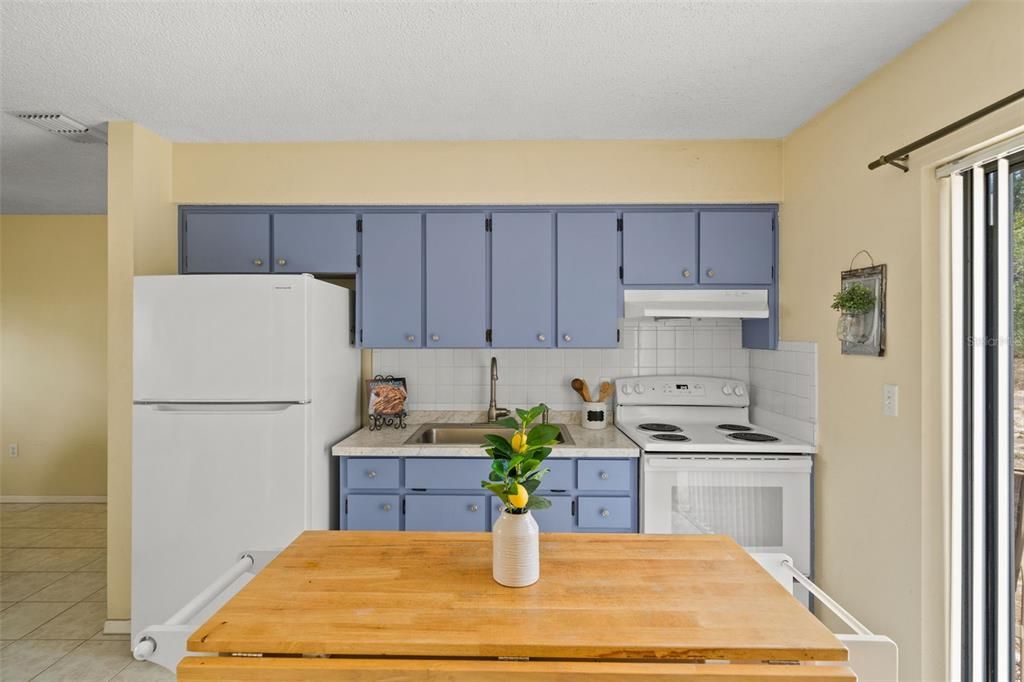 Activo con contrato: $225,000 (3 camas, 2 baños, 960 Pies cuadrados)