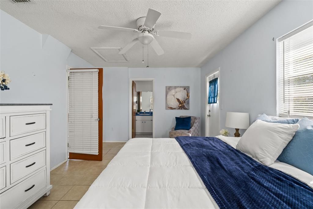 Activo con contrato: $225,000 (3 camas, 2 baños, 960 Pies cuadrados)
