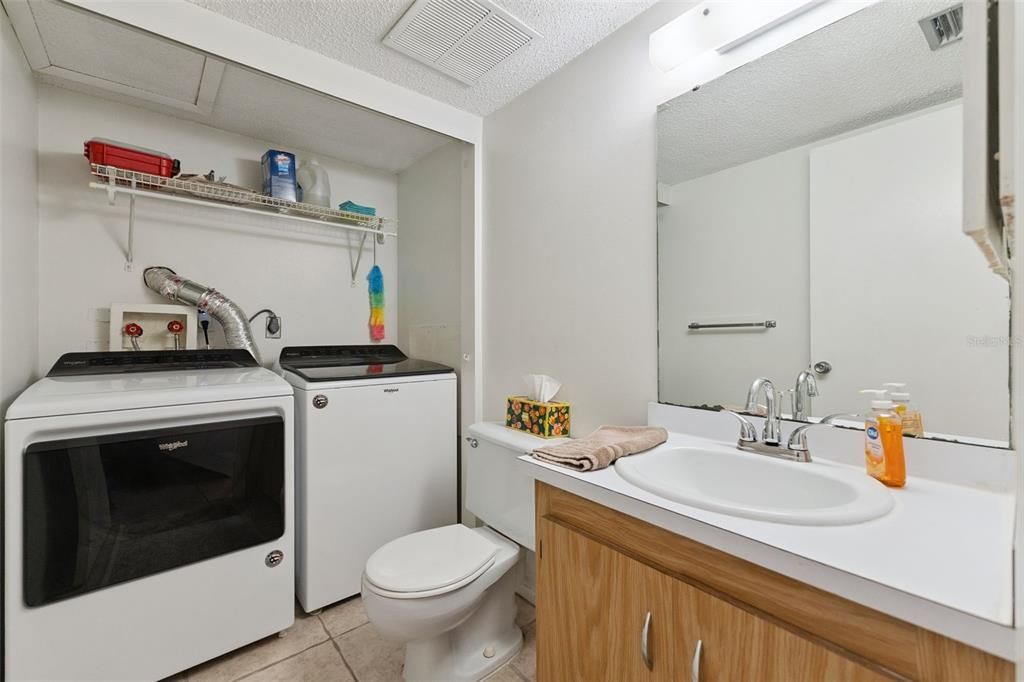 For Sale: $190,000 (2 beds, 2 baths, 1244 Square Feet)