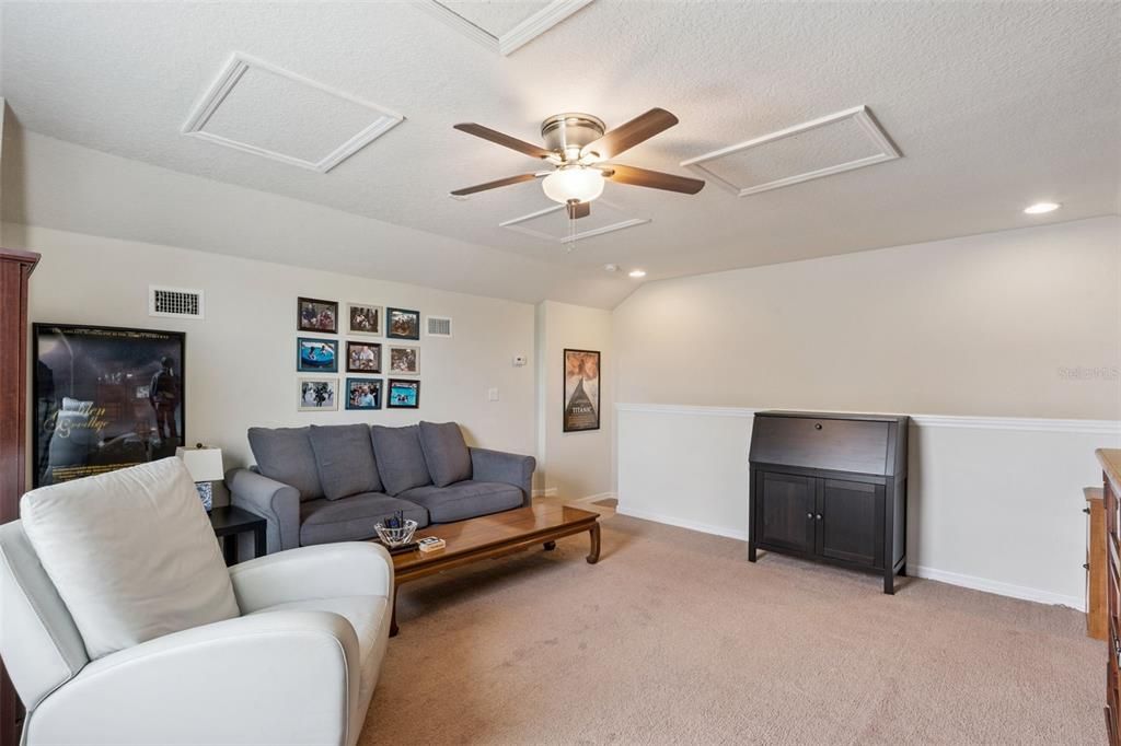 For Sale: $438,100 (3 beds, 2 baths, 1895 Square Feet)