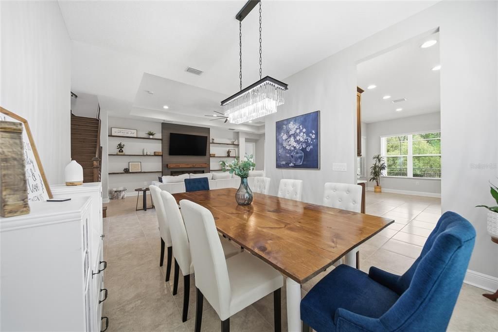 Activo con contrato: $874,900 (4 camas, 3 baños, 2987 Pies cuadrados)