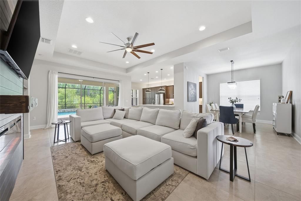 Activo con contrato: $874,900 (4 camas, 3 baños, 2987 Pies cuadrados)