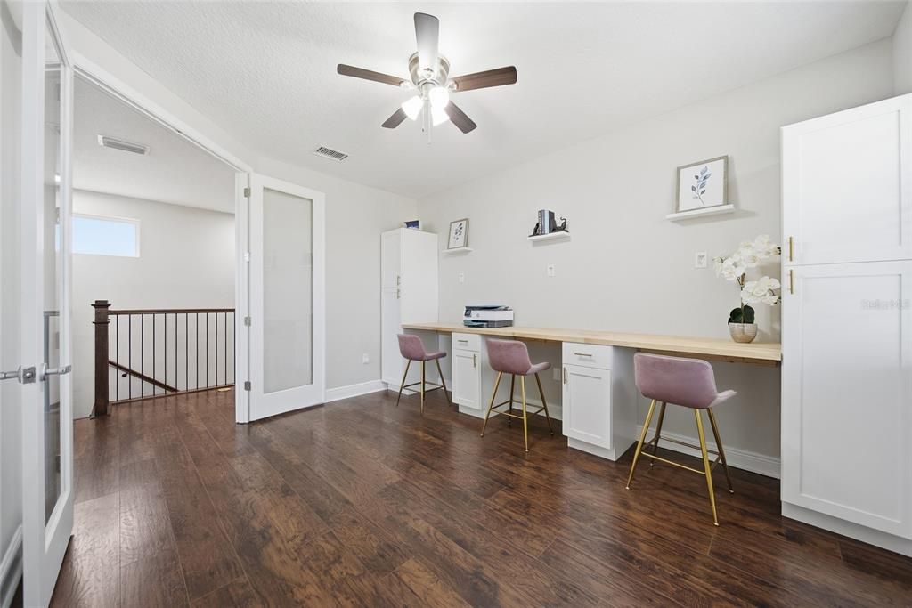 Activo con contrato: $874,900 (4 camas, 3 baños, 2987 Pies cuadrados)