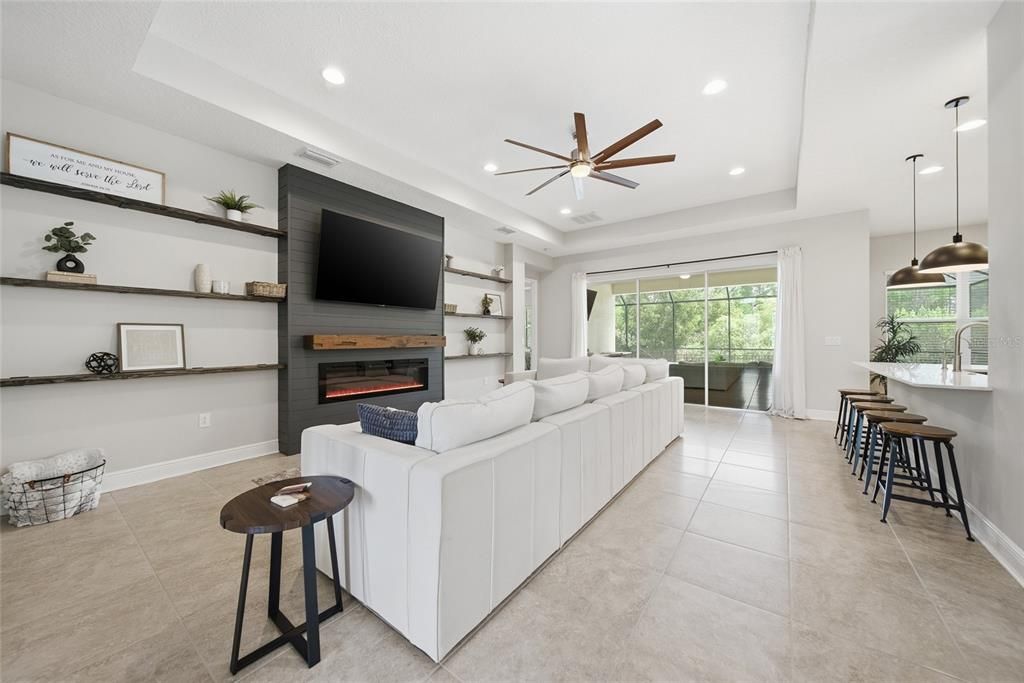 Activo con contrato: $874,900 (4 camas, 3 baños, 2987 Pies cuadrados)