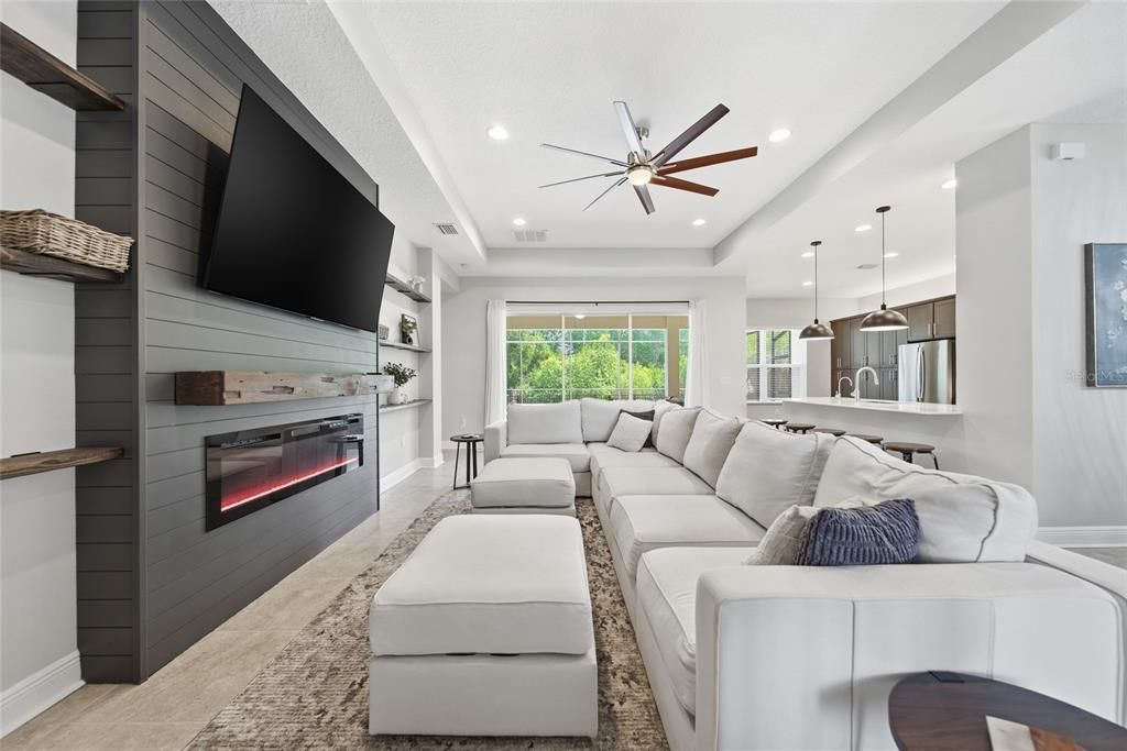 Activo con contrato: $874,900 (4 camas, 3 baños, 2987 Pies cuadrados)