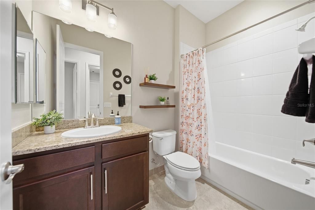Activo con contrato: $874,900 (4 camas, 3 baños, 2987 Pies cuadrados)