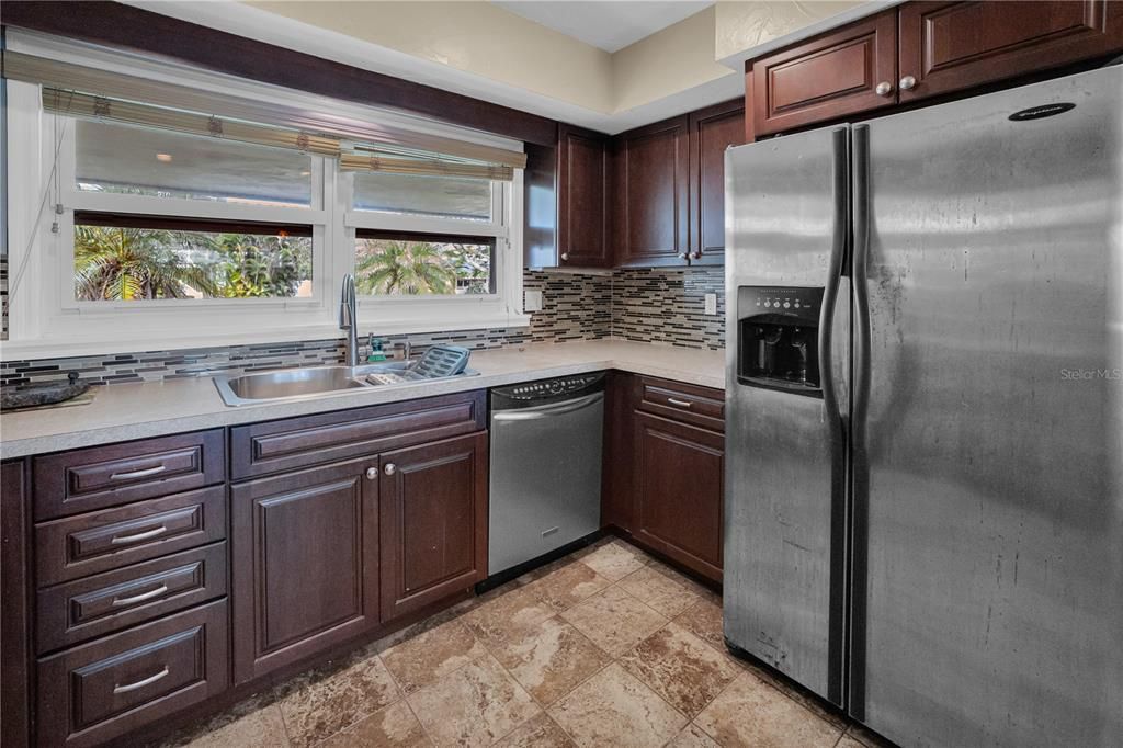 Activo con contrato: $367,500 (3 camas, 2 baños, 1528 Pies cuadrados)