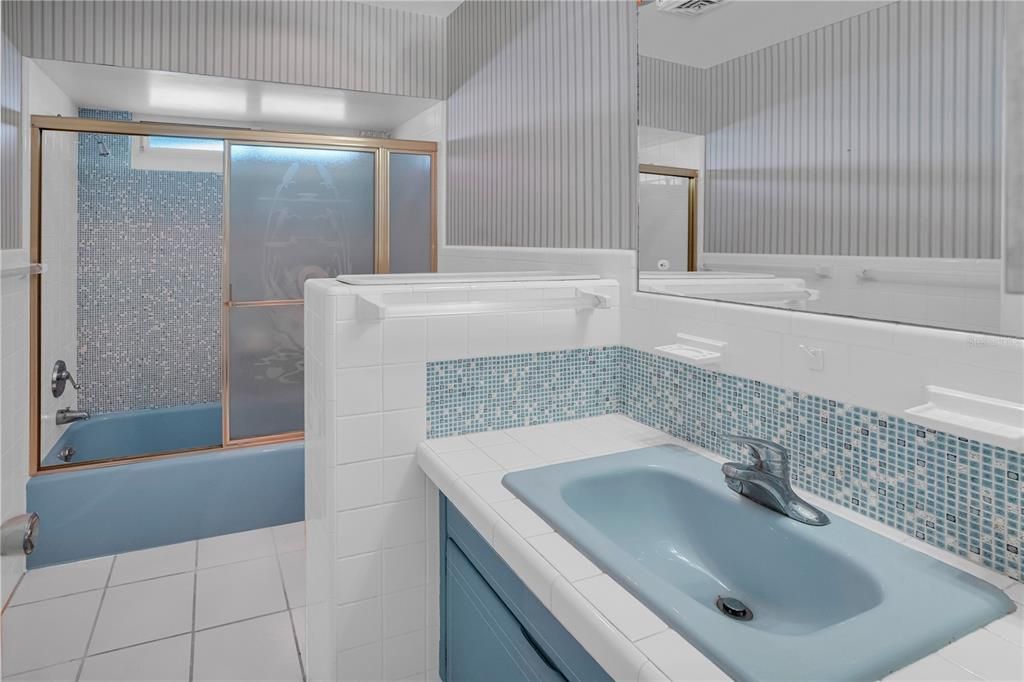 Activo con contrato: $367,500 (3 camas, 2 baños, 1528 Pies cuadrados)