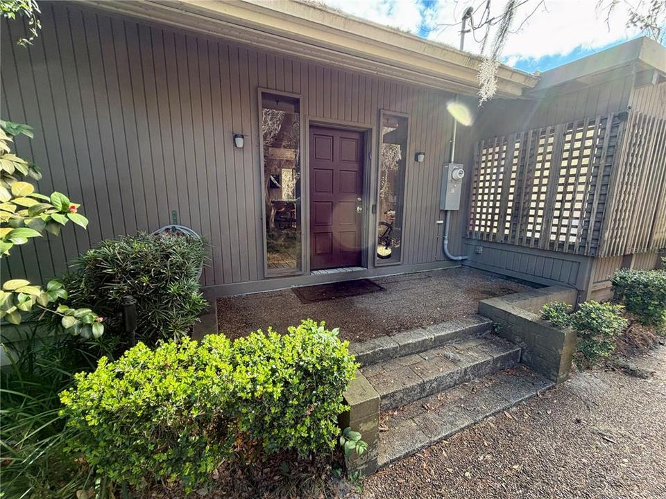 Activo con contrato: $825,000 (5 camas, 3 baños, 3245 Pies cuadrados)