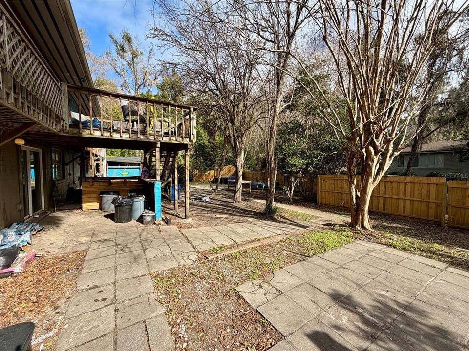 Activo con contrato: $825,000 (5 camas, 3 baños, 3245 Pies cuadrados)