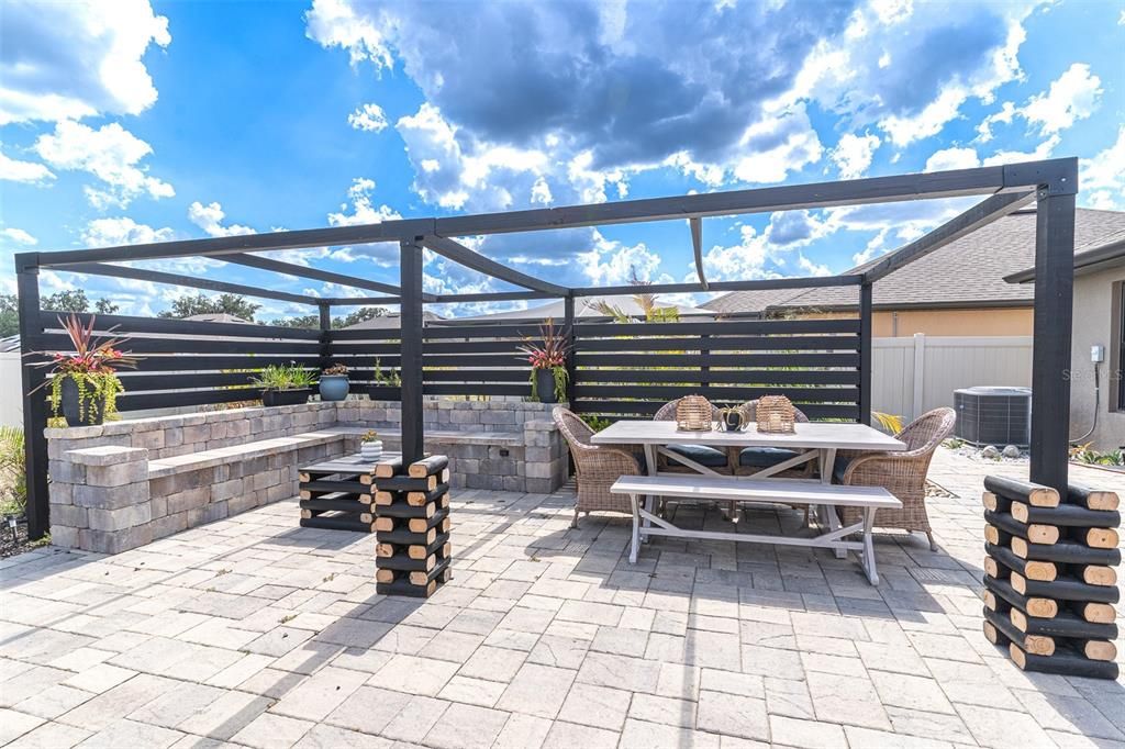 En Venta: $425,000 (4 camas, 2 baños, 2169 Pies cuadrados)