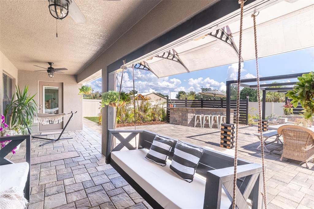 En Venta: $425,000 (4 camas, 2 baños, 2169 Pies cuadrados)